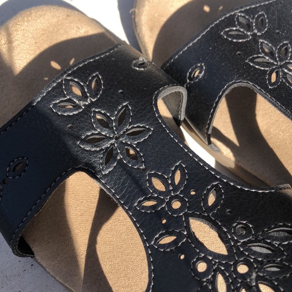 Practically new sandals - Picture 6 of 8